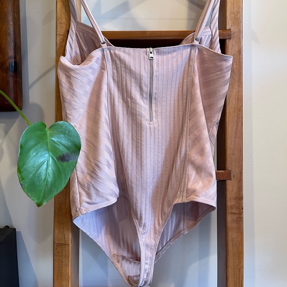 NWT AllSaints SZ 10 Blush Yuni Bodysuit! - Picture 12 of 12